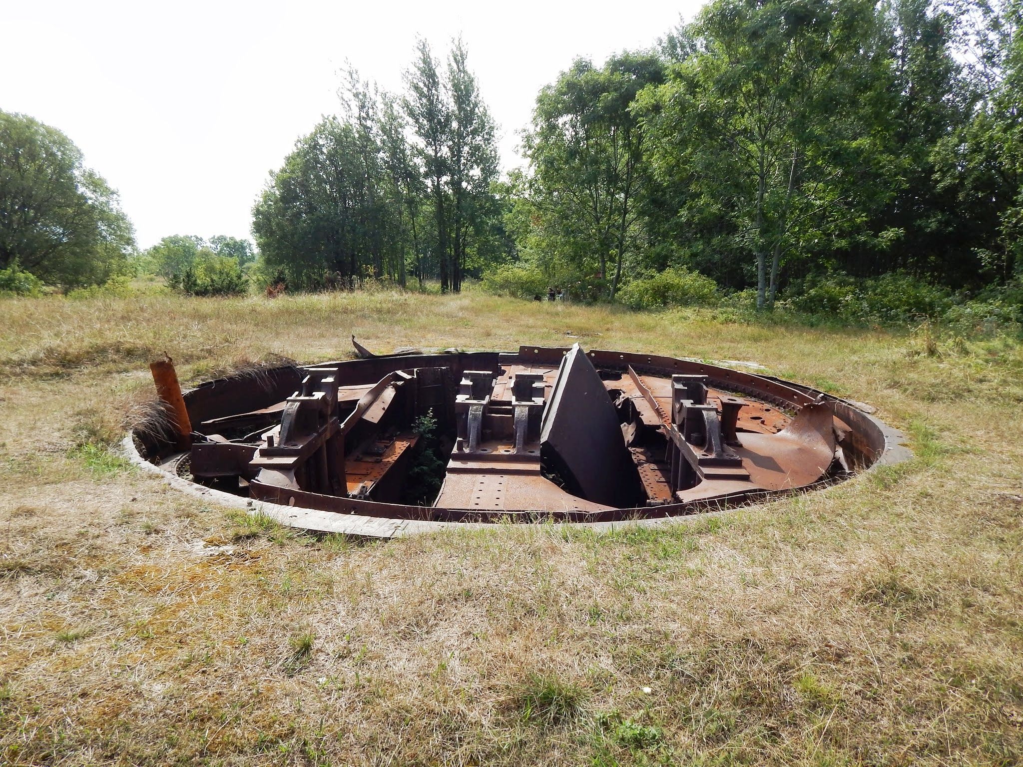 Üks Osmussaarel säilinud suurtükipatareidest. Foto: Eve Rohula