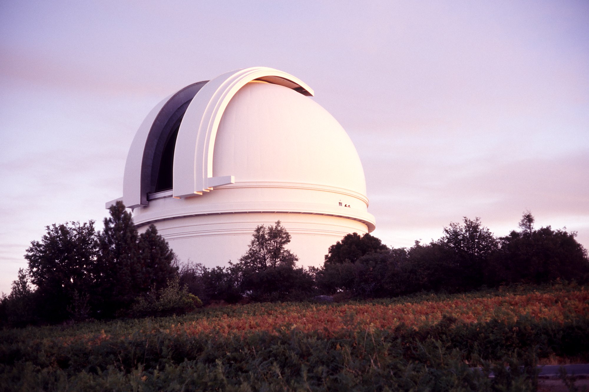 Fotol Hale'i teleskoop (English Wikipedia, CC BY 3.0, commons.wikimedia.org/w/index.php?curid=4123548)