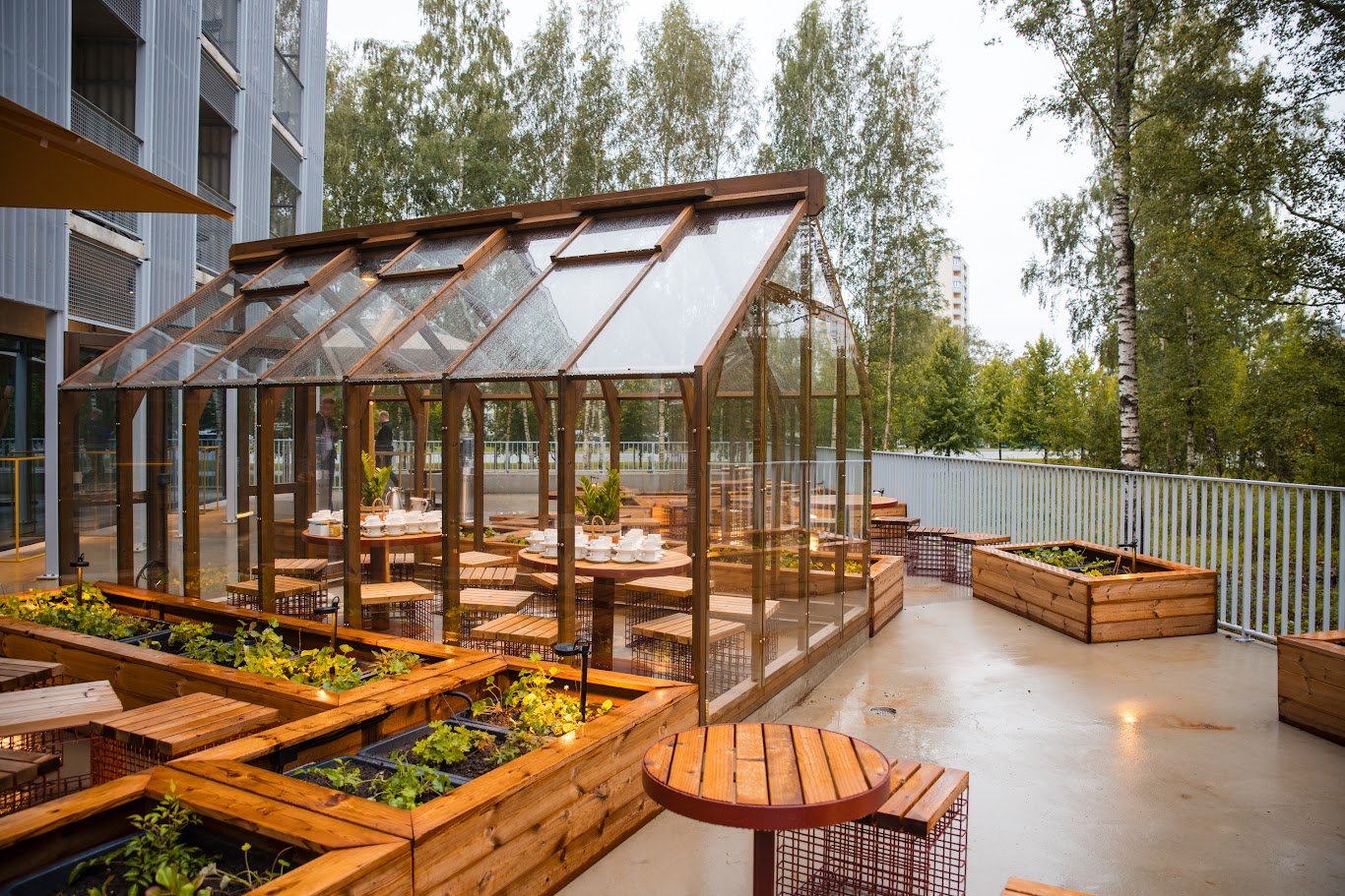 Tallinna uusimas tudengipesas saab kogukonnaaias näpud mullaseks